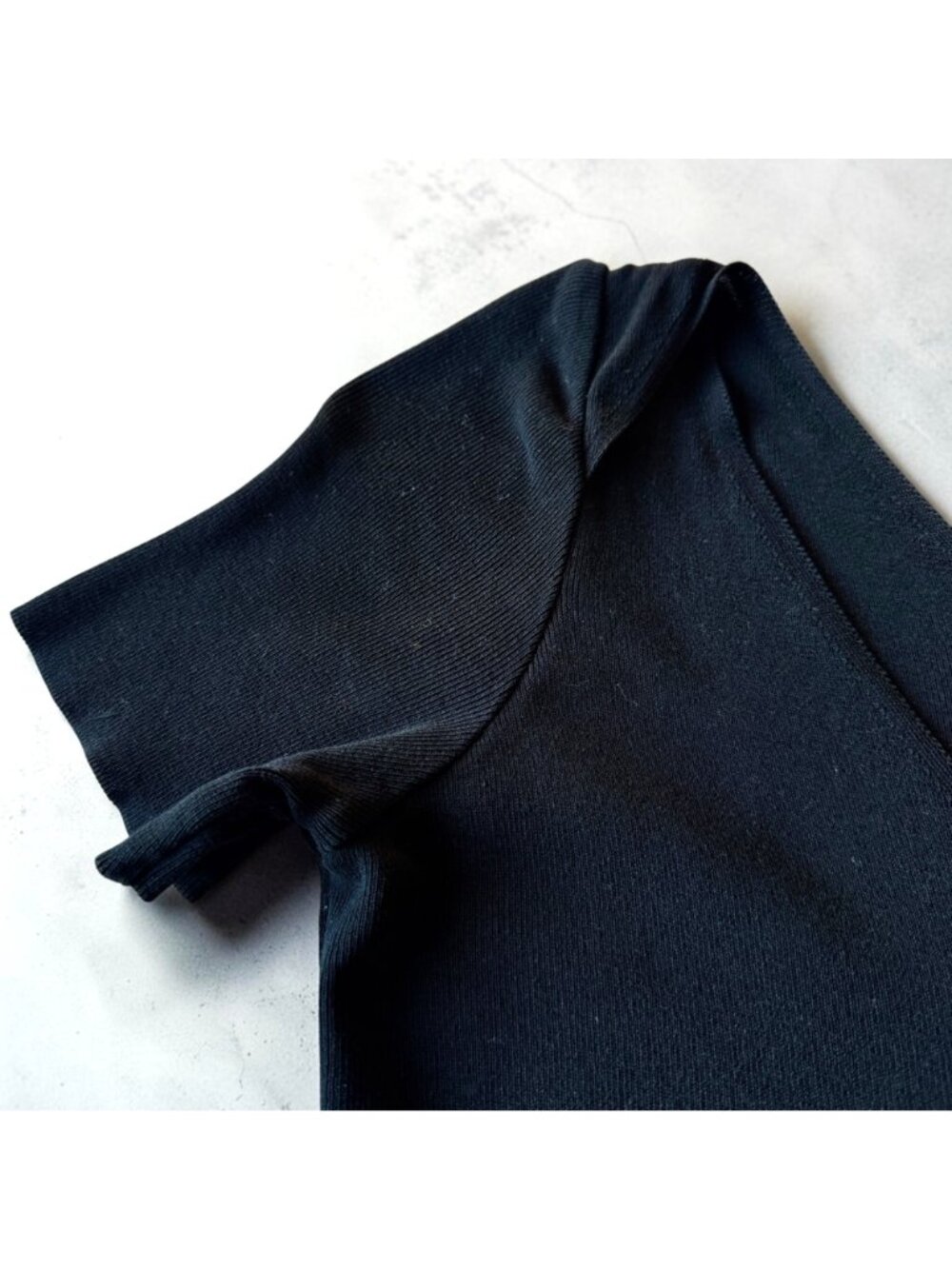 Dolce & Gabbana Vintage 90s Stretchy Knit Black V-Neck Short Sleeve Top Classic - Picture 6 of 14